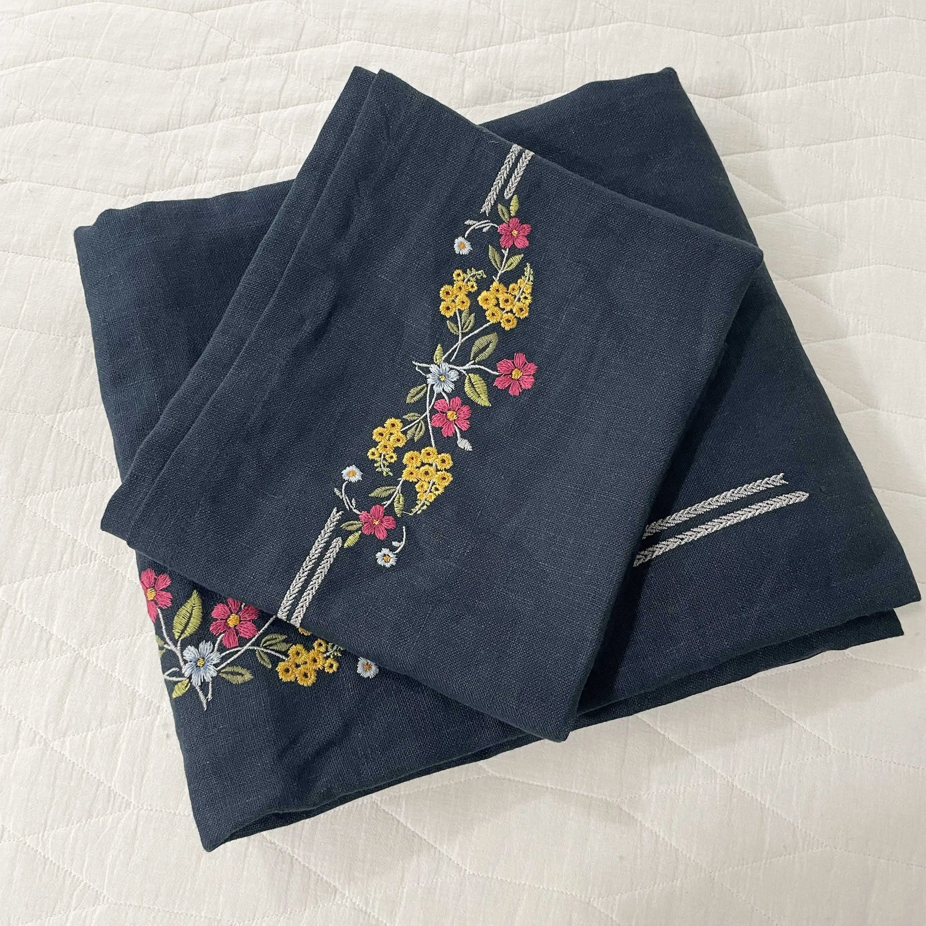 The Best Embroidered Bed Sheets