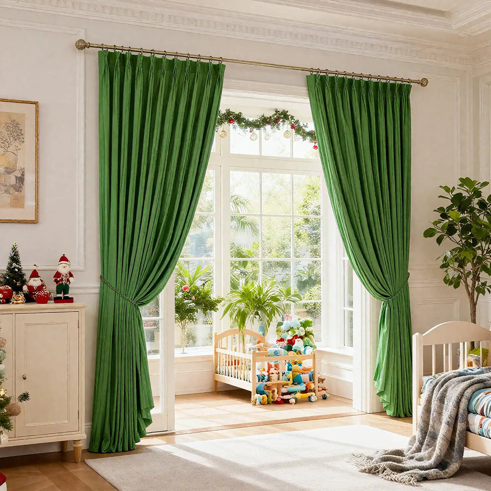 Children's Christmas curtains