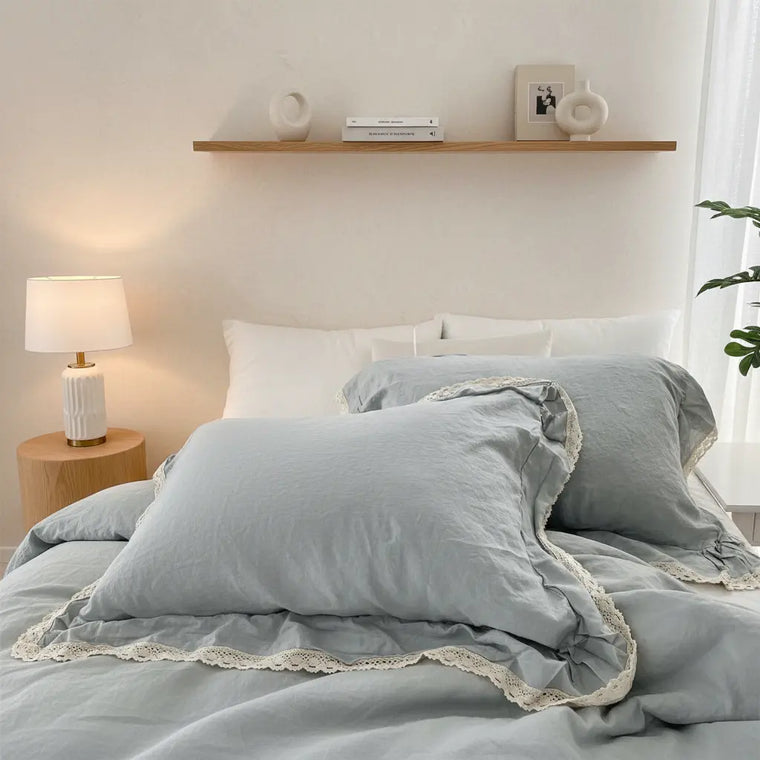 Light Blue Lace-Trimmed Duvet Cover - Fredesigner