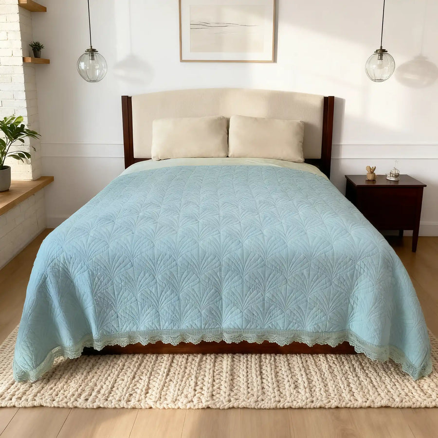 Ruffled Lace Quilt Lightweight Comfort with Charm - Fredesigner