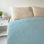 Ruffled Lace Quilt Lightweight Comfort with Charm - Fredesigner